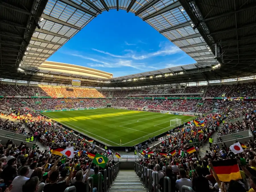 Stadionpanorama der FIFA WM 2026 in Nordamerika mit Blick auf das Spielfeld